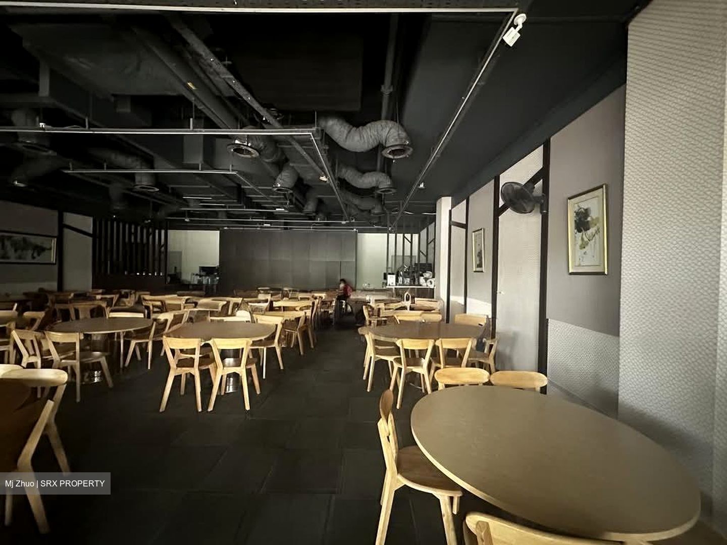 East Village (D16), Retail #578523711